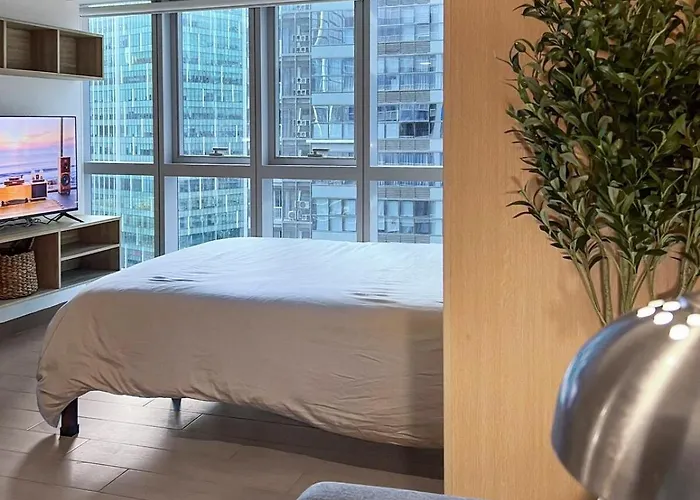 Modern 1br Bgc Uptown View Apartment
